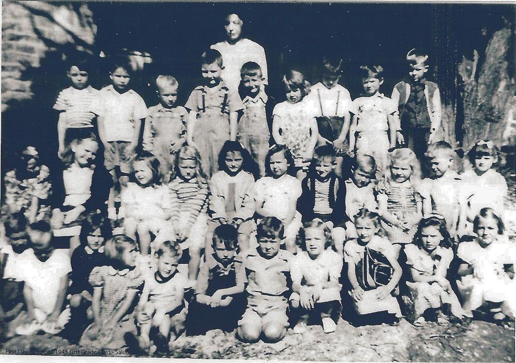 Saluda_School_First_Grade_1945